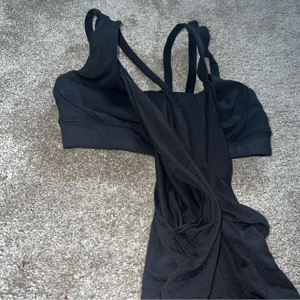 Lululemon top with bra - Picture 5 of 6